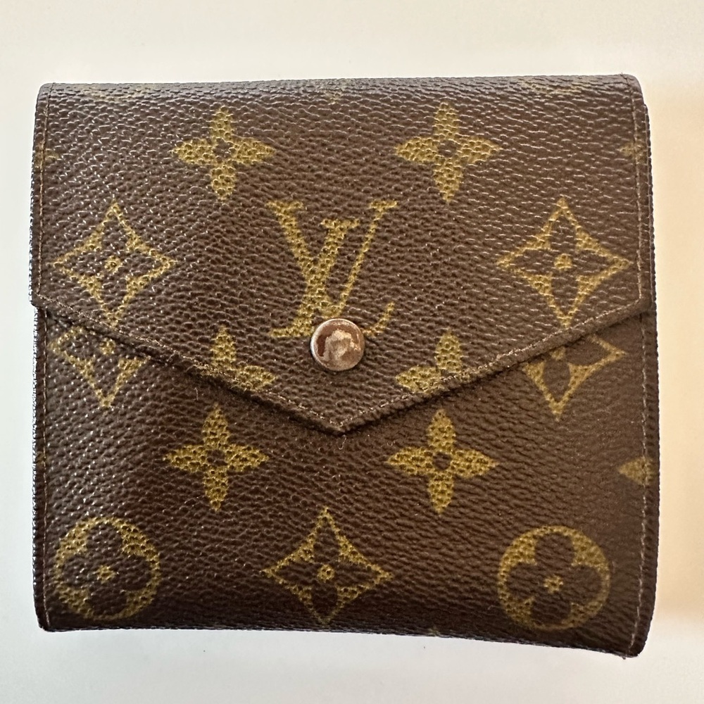 Louis Vuitton Monogram Compact Wallet - Authentic - Picture 2 of 16